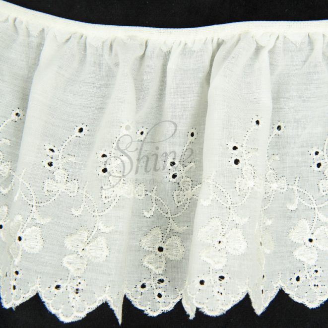 Gathered Broderie Anglaise Cambric Lace Trimming 7672 Cream Shine