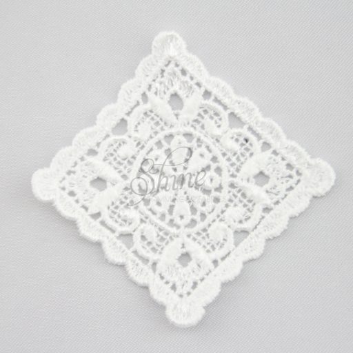 Vintage Inspired Scallopped Edge Square Guipure Lace Motif White