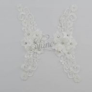 Motif 3D with Flower Cluster & Swirl Detail Pair White #37