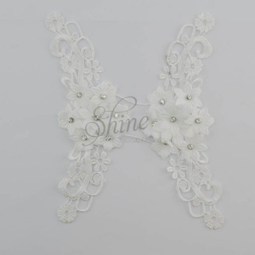 Motif 3D with Flower Cluster & Swirl Detail Pair White #37