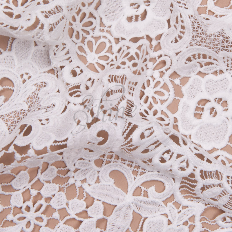 Heavy Guipure Rose Lace – White | Shine Trimmings & Fabrics