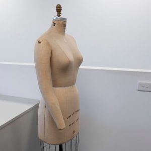 Shine Learning Studio - Dressmakers mannequin