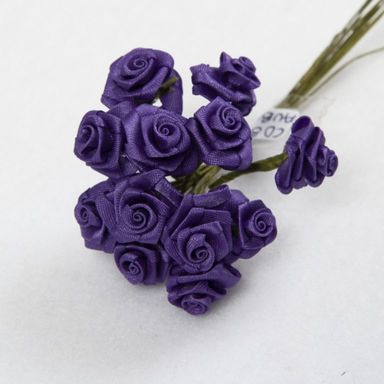 Bunch of Small Satin Roses Aubergine – Shine Trimmings & Fabrics