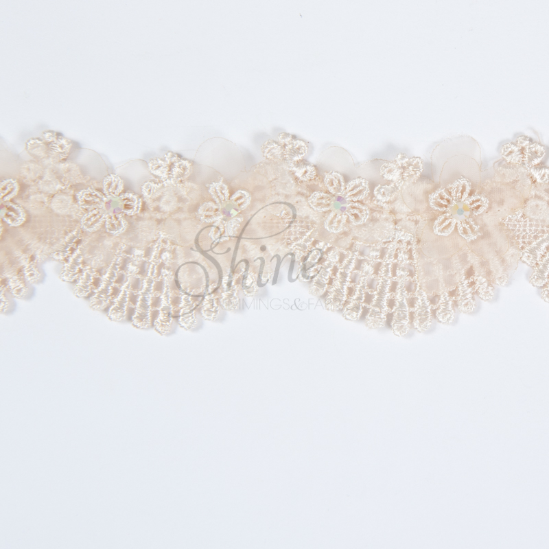 Scalloped Lace Trim with Daisies – Apricot