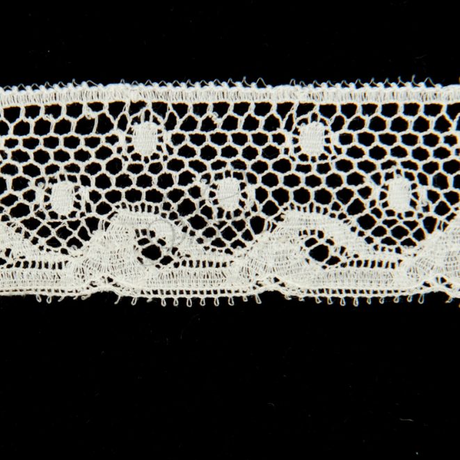 Leavers Cotton Lace Trim 1646 Cream Shine Trimmings & Fabrics